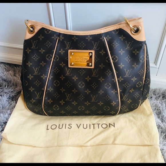 Louis Vuitton bag - Picture 1 of 15